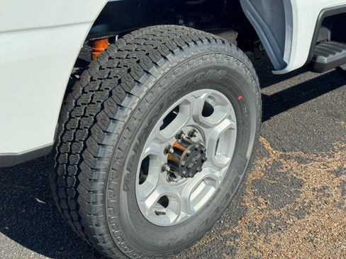 New 2026 Ford F250 XLT w/ FX4 Off-Road Package image 4