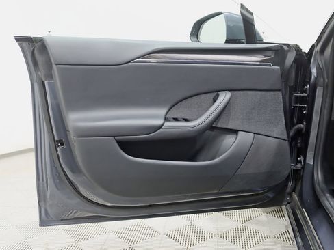 Used 2022 Tesla Model S image 35