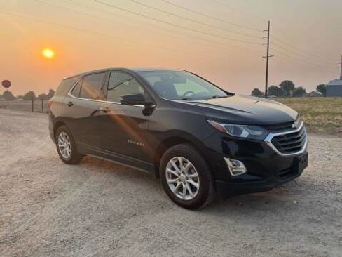 Used 2019 Chevrolet Equinox LT image 2