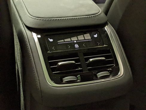 New 2025 Volvo XC90 T8 Plus w/ Protection Package Premier image 24