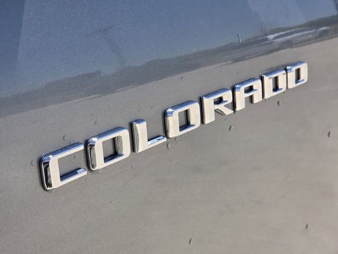 Used 2025 Chevrolet Colorado LT RWD image 8