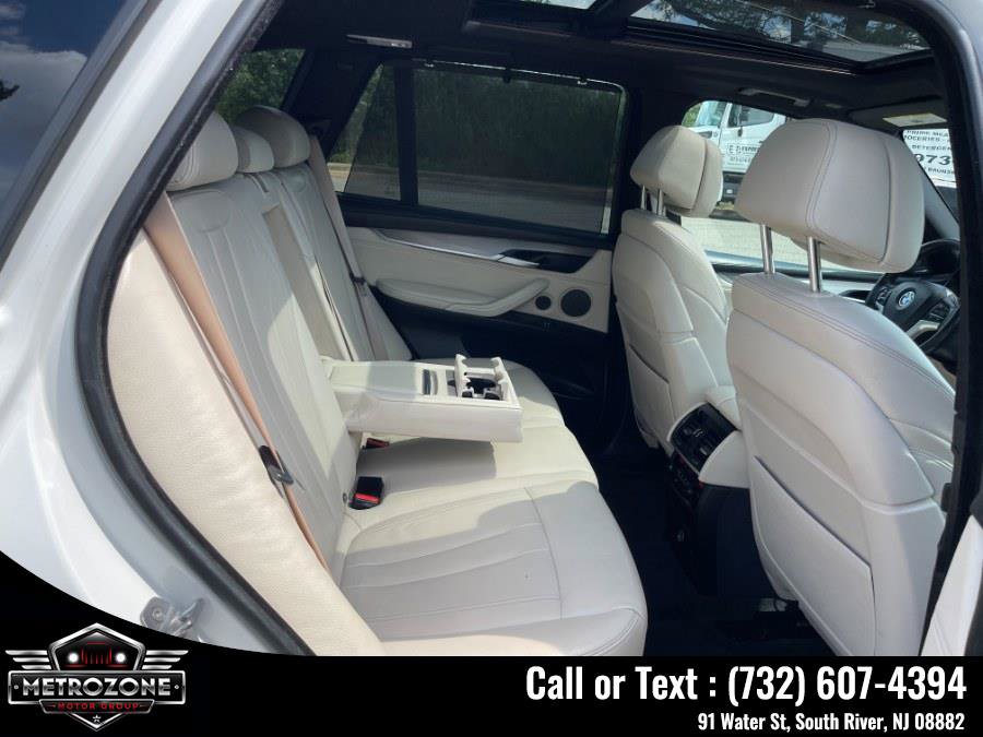 Used 2017 BMW X5 xDrive50i w/ Executive Package AWD/4WD image 21