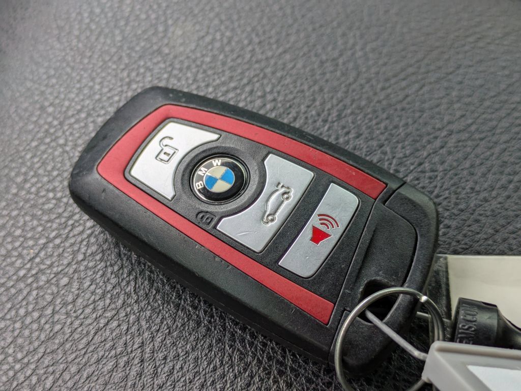 Used 2018 BMW 230i Convertible RWD image 28