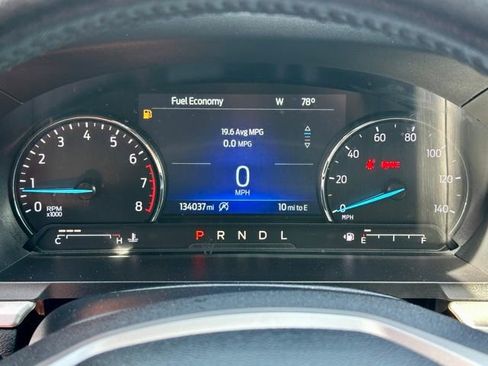 Used 2022 Ford Explorer XLT AWD/4WD image 34