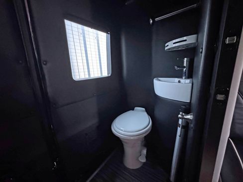 Used 2023 Mercedes-Benz Sprinter 3500 image 89