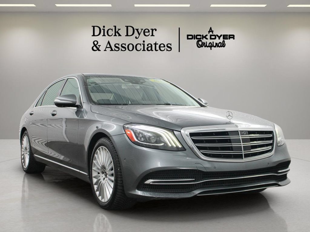 Used 2018 Mercedes-Benz S 560 Sedan image 3