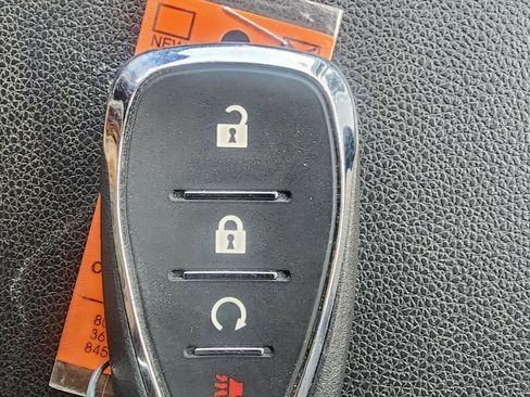 Used 2025 Chevrolet Trax LT image 24