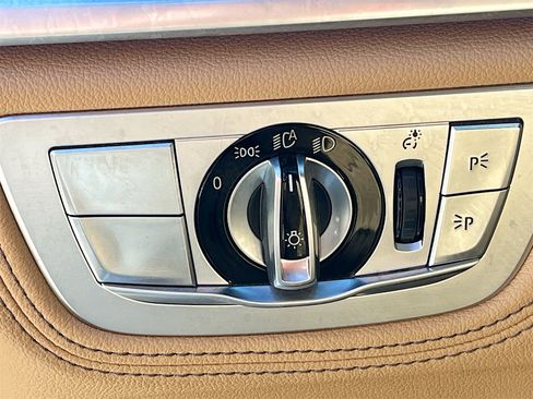 Used 2022 BMW 750i xDrive w/ Executive Package image 10