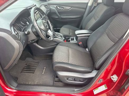 Used 2018 Nissan Rogue SV AWD/4WD image 14