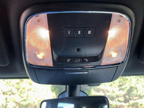 Used 2020 Jeep Grand Cherokee Altitude image 21