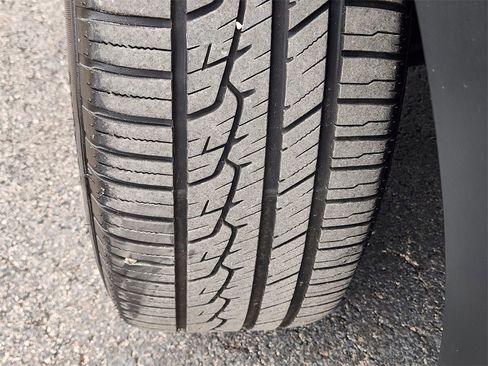 Used 2020 Volkswagen Atlas Cross Sport S image 13