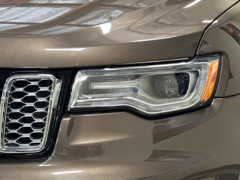 Used 2018 Jeep Grand Cherokee Overland AWD/4WD image 53