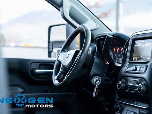 Used 2020 Chevrolet Silverado 2500 W/T image 38