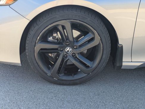 Used 2021 Honda Accord Sport image 10