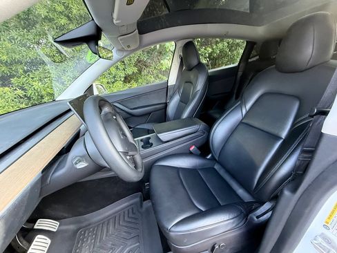 Used 2022 Tesla Model Y Performance AWD/4WD image 31
