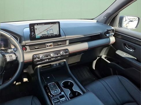 Used 2025 Honda Pilot Black Edition image 19