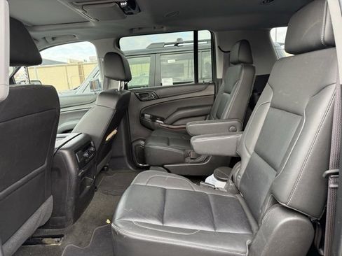 Used 2017 GMC Yukon XL SLT w/ Open Road Package image 9