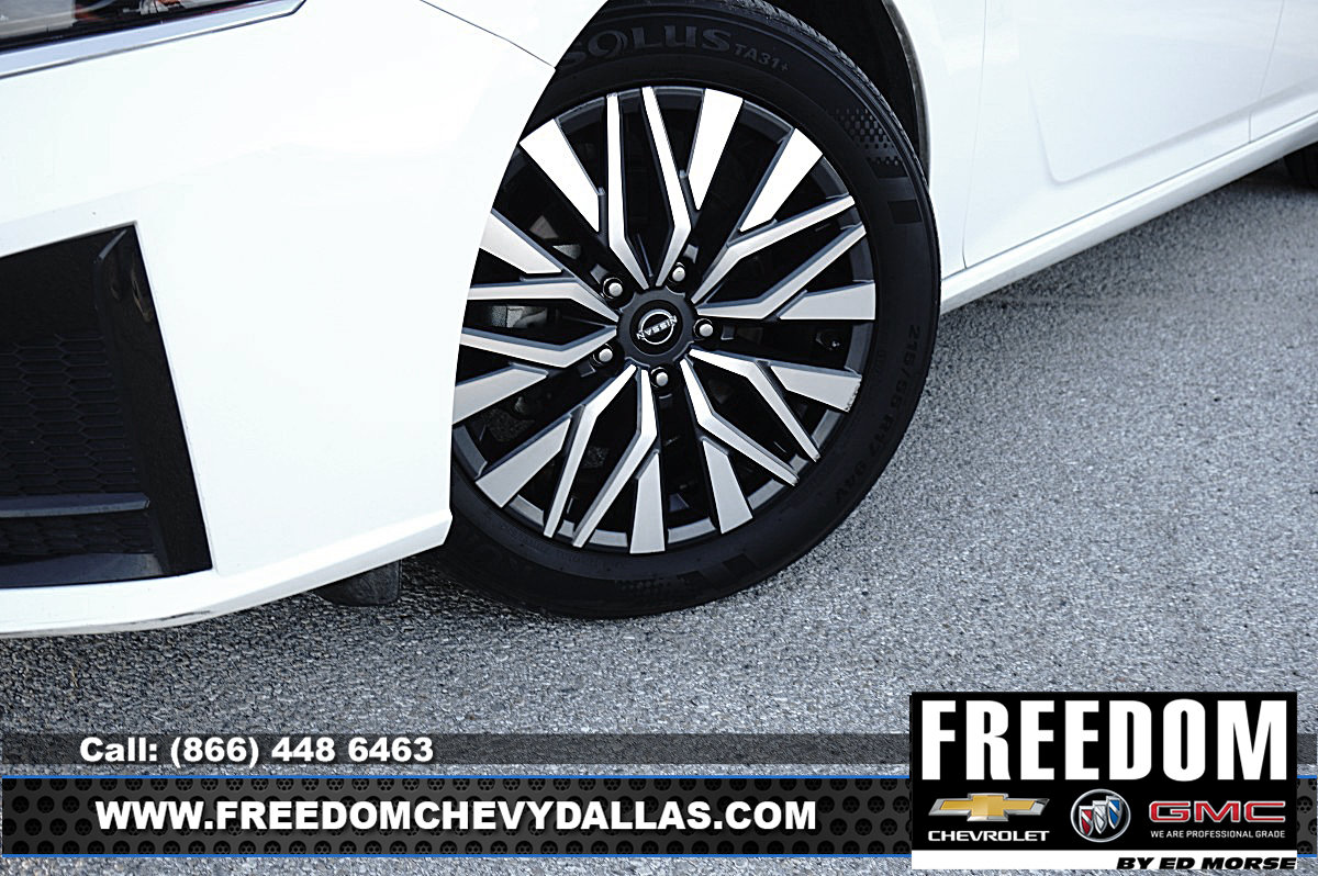 Used 2025 Nissan Altima 2.5 SV FWD image 42
