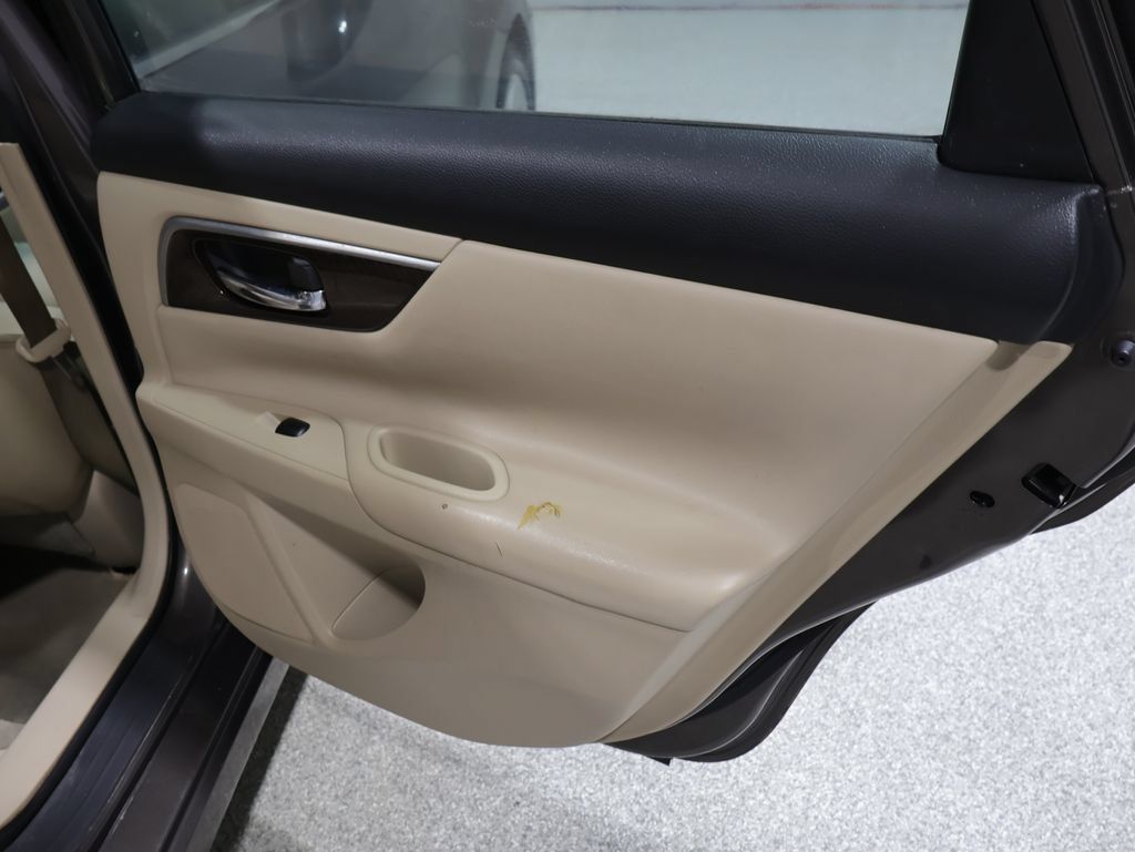 Used 2014 Nissan Altima 2.5 SL w/ Moonroof Package FWD image 28