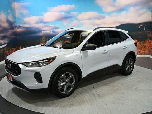 Used 2025 Ford Escape ST-Line image 4