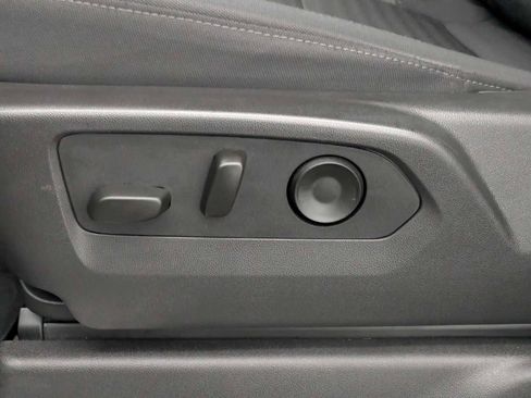 Used 2025 GMC Sierra 3500 SLE w/ SLE Convenience Package image 19