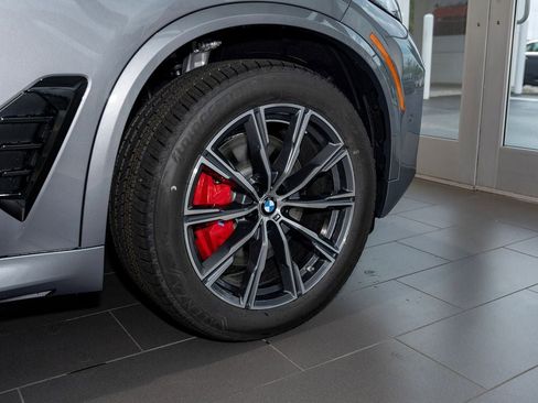New 2026 BMW X5 xDrive40i w/ M Sport Package AWD/4WD image 4
