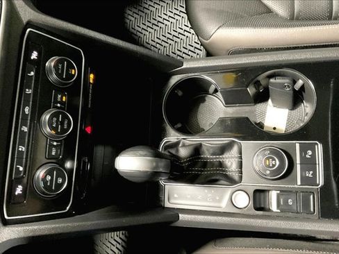 Used 2021 Volkswagen Atlas SEL Premium image 43