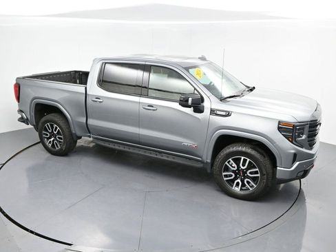 Used 2024 GMC Sierra 1500 AT4 w/ Technology Package AWD/4WD image 41