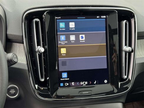 Used 2025 Volvo XC40 B5 Ultra w/ Protection Package Premier image 25