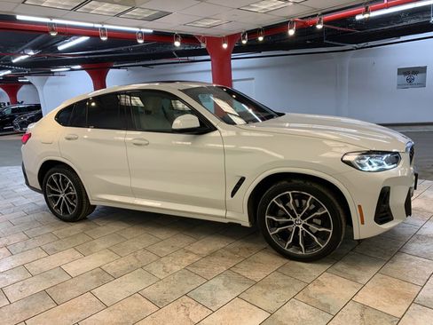 Used 2023 BMW X4 xDrive30i w/ M Sport Package image 8