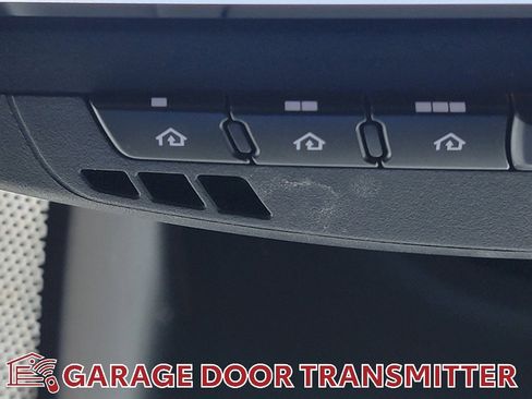 Used 2021 Toyota RAV4 XLE Premium image 29