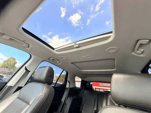Used 2021 Chevrolet Traverse Premier w/ Redline Edition AWD/4WD image 34