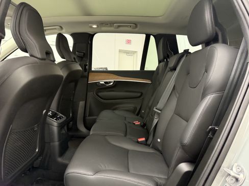 Certified 2024 Volvo XC90 T8 Plus AWD/4WD image 23