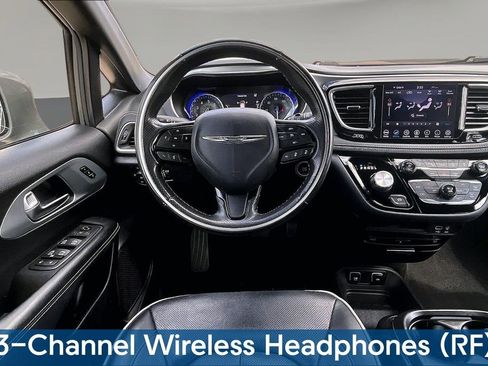 Used 2020 Chrysler Pacifica Limited w/ Advanced Safetytec Group image 9