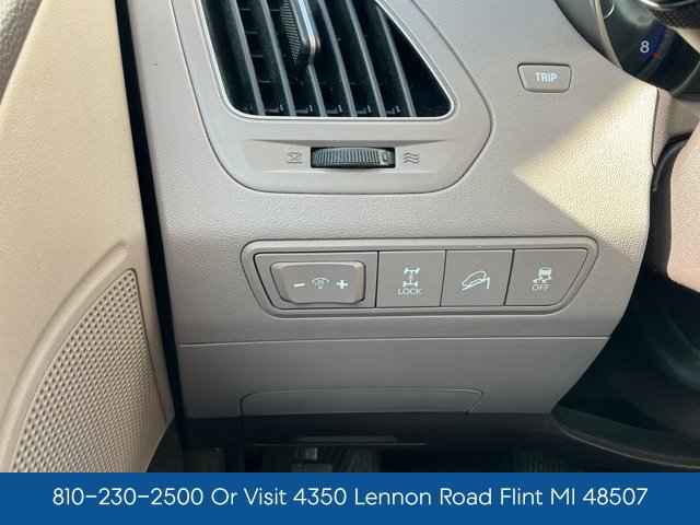 Used 2011 Hyundai Tucson Limited AWD/4WD image 20