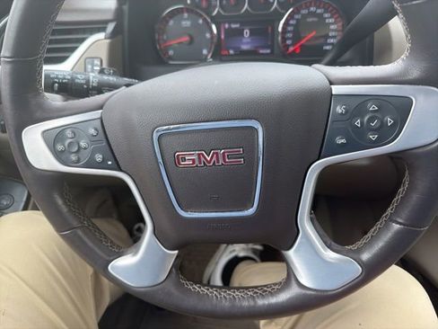 Used 2016 GMC Yukon SLT w/ Open Road Package AWD/4WD image 16