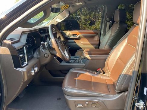 Used 2023 GMC Sierra 1500 Denali w/ Denali Reserve Package AWD/4WD image 11