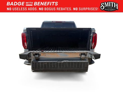 Used 2023 GMC Sierra 1500 AT4 w/ AT4 Premium Package AWD/4WD image 8
