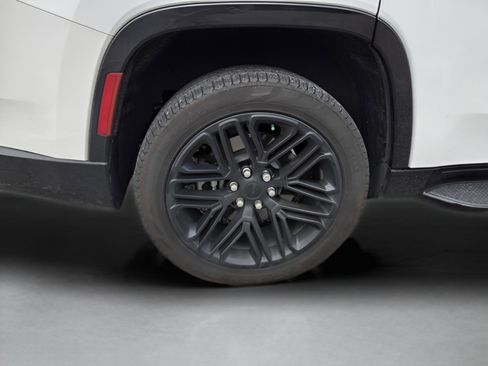 Used 2024 Jeep Wagoneer Series II image 25