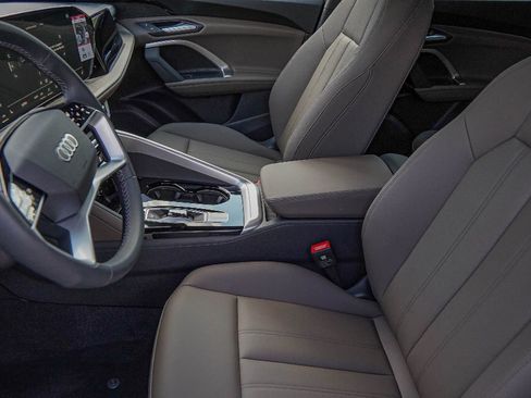 New 2025 Audi Q5 Premium image 9