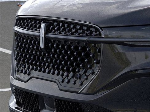 New 2026 Lincoln Nautilus Reserve w/ Jet Appearance Package AWD/4WD image 17