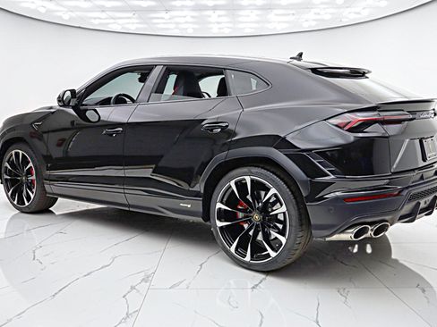 Used 2024 Lamborghini Urus S AWD/4WD image 9