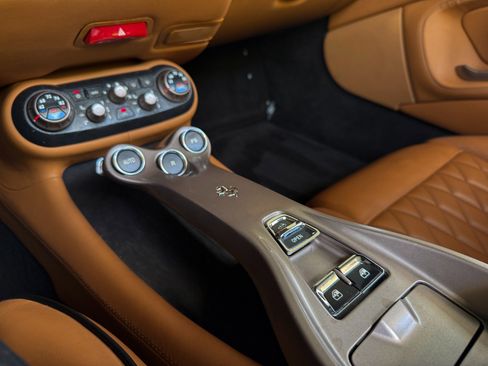 Used 2012 Ferrari California image 34