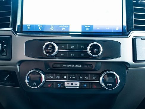 Used 2022 Ford F350 Lariat w/ Chrome Package image 14