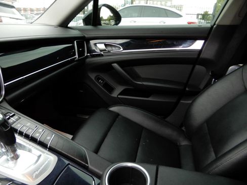 Used 2016 Porsche Panamera 4dr HB 4 image 15