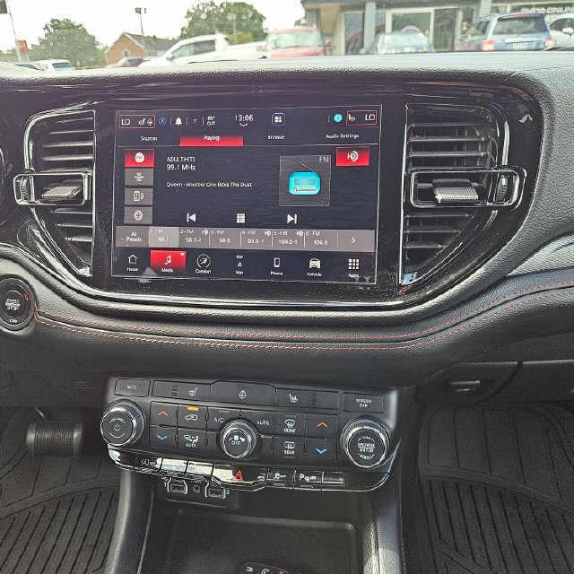Used 2025 Dodge Durango GT AWD/4WD image 29