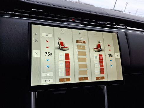 New 2025 Land Rover Range Rover SE image 15