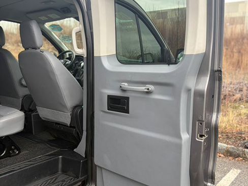 Used 2015 Ford Transit 150 XLT image 20
