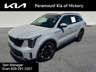 Used 2024 Kia Sorento S w/ Panoramic Sunroof Package