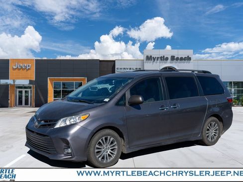 Used 2019 Toyota Sienna XLE Premium image 1